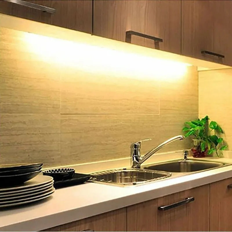 ANWIO Barra LED Sottopensile Cucina 8W,Luce LED Sottopensile Cucina,Strisce LED Sottopensile,Lampada LED Sottopensile,Luce Notturna,Temperatura Colore Regolabile 3000K/4000K/6500K,610LM,Lunga 55.6CM ANWIO Barra LED Sottopensile Cucina 8W,Luce LED Sottopensile Cucina,Strisce LED Sottopensile,Lampada LED Sottopensile,Luce Notturna,Temperatura Colore Regolabile 3000K/4000K/6500K,610LM,Lunga 55.6CM