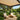 Rete ombreggiante beige installata su pergola in giardino
