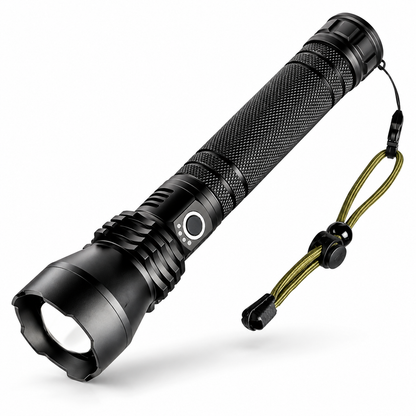 Torcia tattica LED T6 su sfondo bianco